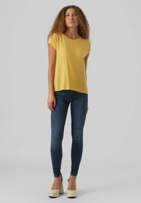 Vero Moda VMAVA PLAIN - T-Shirt basic - golden cream