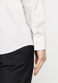 HUGO JENNO - Camisa - natural