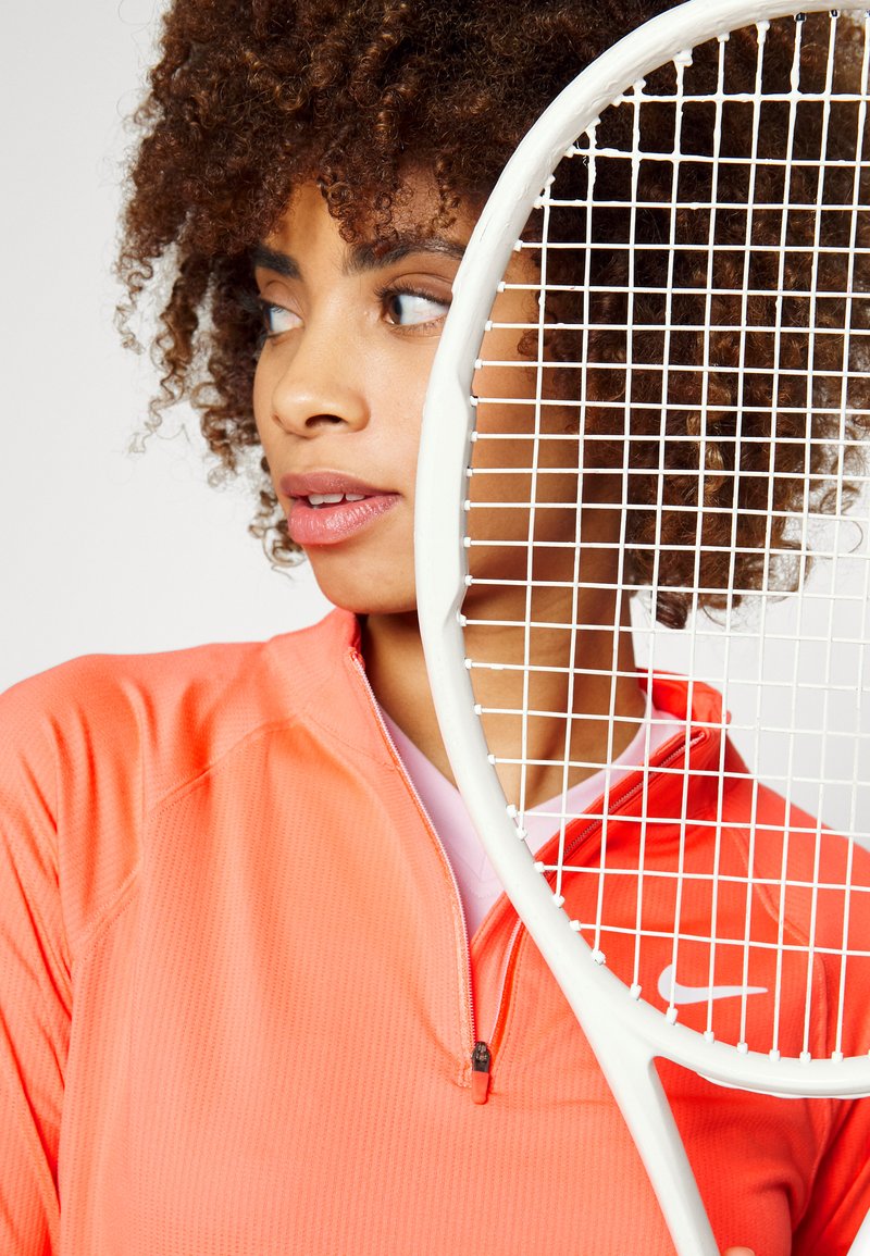 Damen Sportbekleidung | Nike Performance Langarmshirt magic ember/white/apricot - JA44231 Damen Sportbekleidung | Nike Performance Langarmshirt magic ember/white/apricot - JA44231