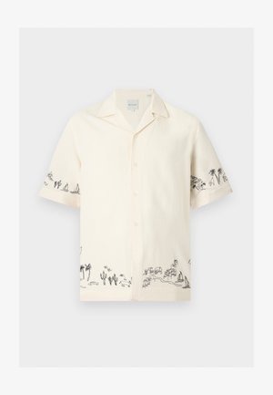 Κρεμ πουκάμισο με κοντά μανίκια και γιακά, με μαύρα μινιμαλιστικά σκίτσα ακτογραμμής και ερήμου κατά μήκος του τελειώματος και των μανικιών.