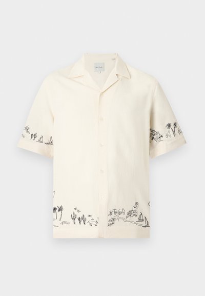 Κρεμ πουκάμισο με κοντά μανίκια και γιακά, με μαύρα μινιμαλιστικά σκίτσα ακτογραμμής και ερήμου κατά μήκος του τελειώματος και των μανικιών.