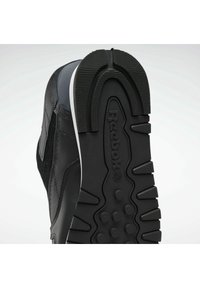 Reebok Classic Baskets basses - black