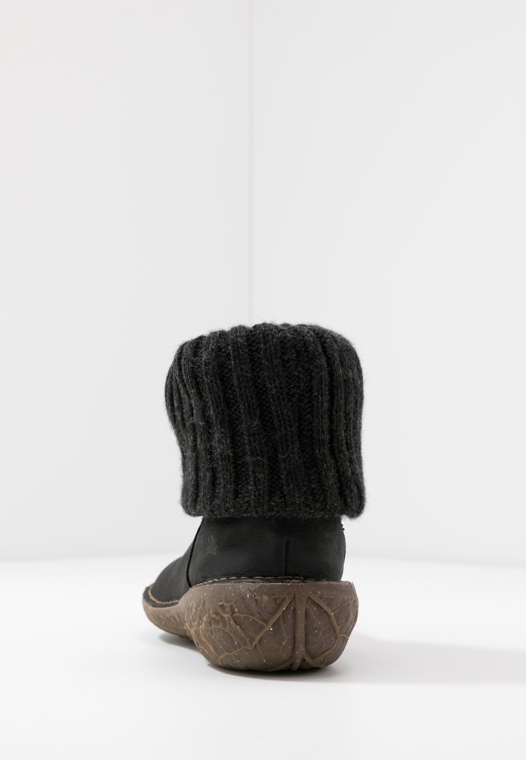 El Naturalista BORAGO Nilkkurit pleasant black Zalando.fi El Naturalista VOLCANO Nauhalliset nilkkurit olive