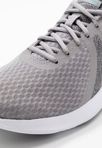Nike Performance Scarpe da trail running - grey