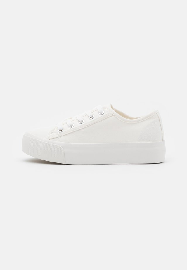 MUNCHKIN DOUBLE SOLE - Sneaker low - white