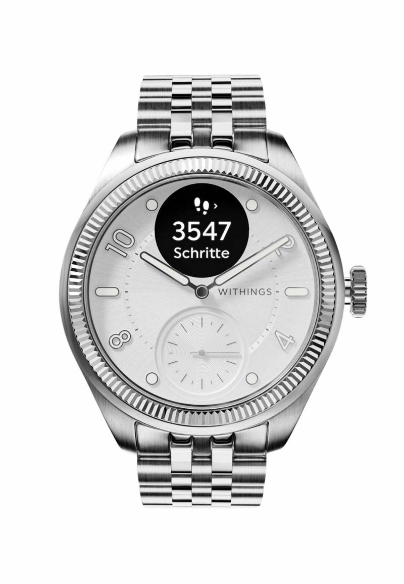 Silberne Withings-Uhr mit weißem Zifferblatt, schwarzem Digitaldisplay für Schritte, Edelstahlarmband und strukturierten Lünette-Accents.