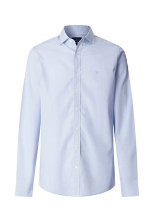 Chemise habillée pour hommes bleu clair avec un motif à fines carreaux, fermeture boutonnée sur le devant, manches longues et col classique.