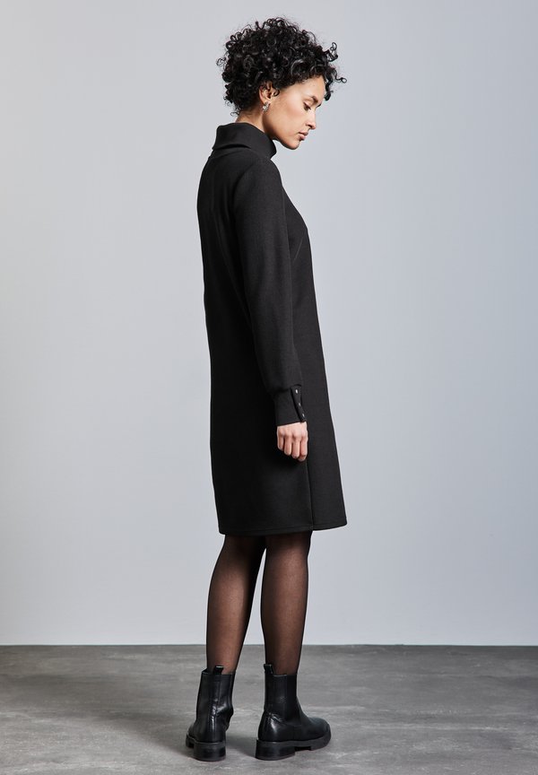 MIT TURTLENECK - Strickkleid - schwarz