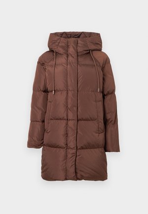 Geacă puf de culoare marron cu glugă, cu un design matlasat, detalii cu șnur, mâneci lungi și o croială de lungime medie. Textură netedă.