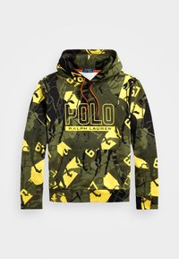 Hoodie i grönt och gult kamouflage-mönster. Har en iögonfallande "POLO"-logotyp i gult, kenguruficka och orange snoddar.