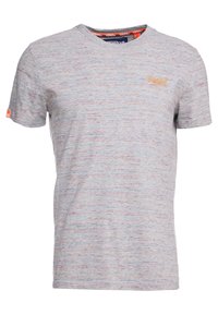 Světle šedé melírované tričko s krátkým rukávem, s malým oranžovým logem Superdry na levé hrudi a oranžovou štítkovou nášivkou na lemu levého rukávu.