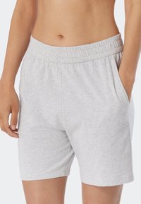 Grijze katoenen shorts met een elastische tailleband, zijzakken, een soepele textuur, knielange snit en een casual pasvorm.
