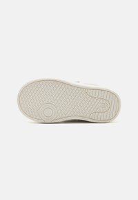 Calvin Klein Jeans HARING UNISEX - Sportbačiai - beige/off white/pink