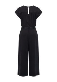 Svart jumpsuit med vida ben, korta ärmar, plisserad bodice och ett nyckelhål på ryggen. Inkluderar ett matchande tygbelte för att snöra in midjan.