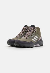 Adidas Terrex AX4 MID GORE-TEX® HIKING - Turistiniai batai - olive strata/silver dawn/preloved fig