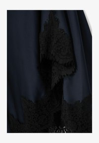 Valitud, navy
