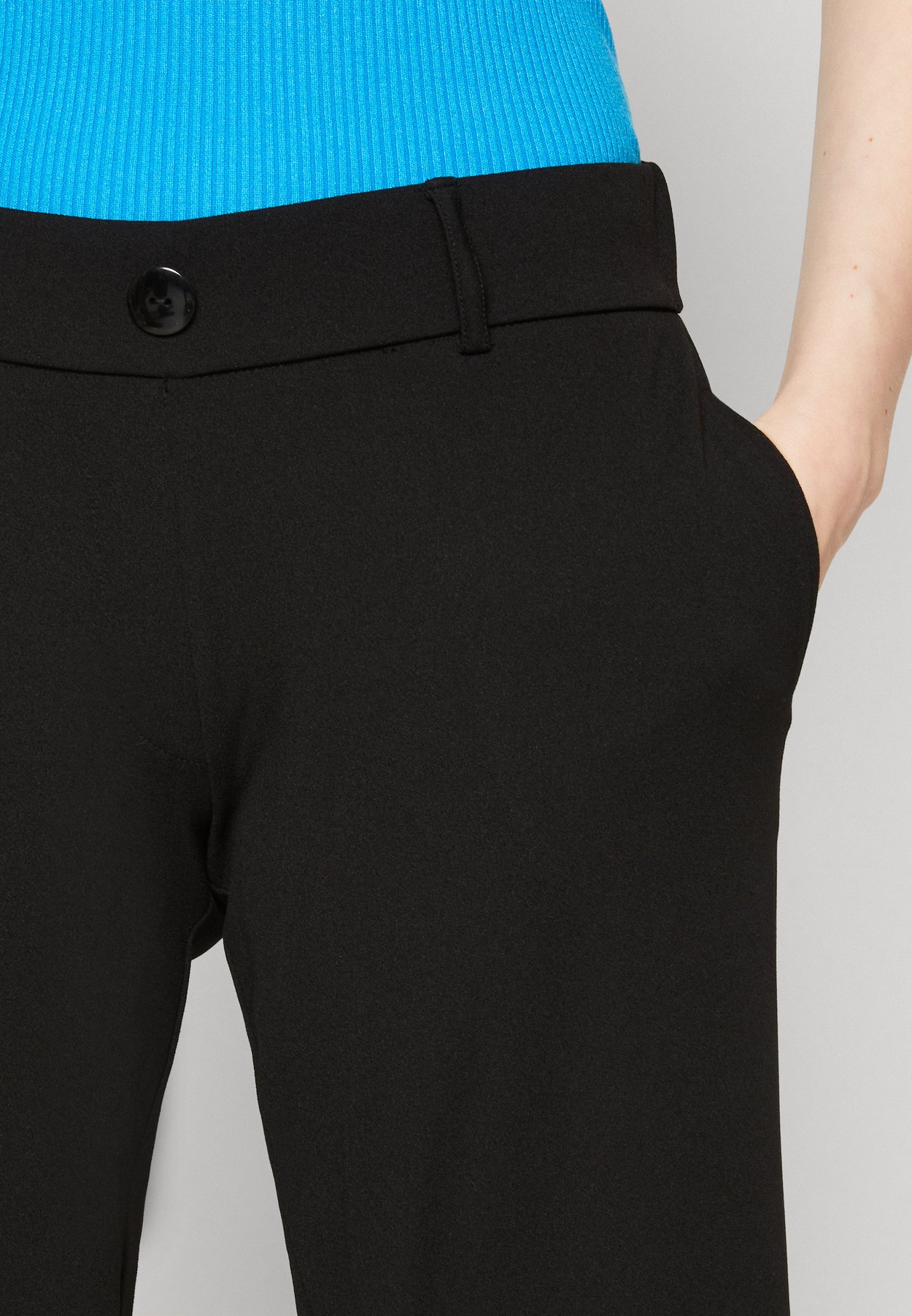 ONLSANIA LOW WAISTED PANT