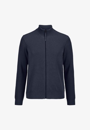 Marineblauwe ribgebreide trui met rits, hoge kraag en lange mouwen, weergegeven tegen een witte achtergrond.