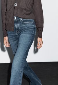 Massimo Dutti HIGH WAIST  - Jeans a zampa - blue denim