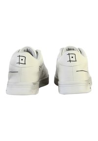 Desigual À LACETS DESIGUAL COSMIC ALEXIS - Zapatillas - blanc