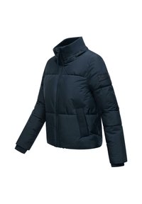 Marineblauwe gewatteerde jas met een voorrits, ribbelkraag en -manchetten, zijzakken en een geborduurd logo op de linkermouw.