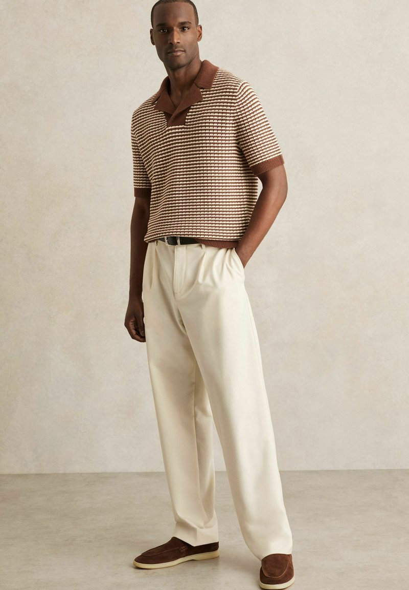 Reiss REGULAR FIT - Bluză polo - tobacco brown off white