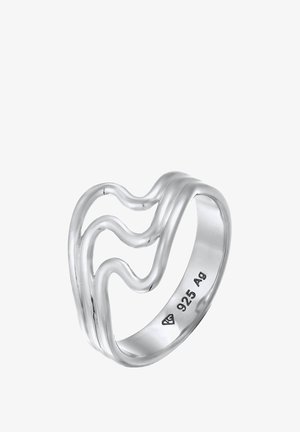 Zilveren 925 ring met drie golvende banden, gepolijste afwerking, gladde textuur en een ronde vorm. Gemarkeerd met "925 Ag."