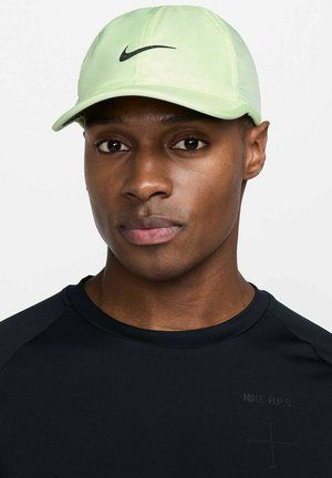 Nike Performance SHOOSH - Cappellino - verde fluorescente