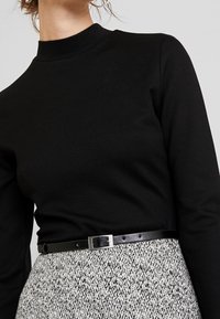 Anna Field Sukienka etui