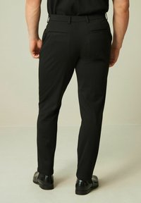 Next SLIM FIT SMART STRETCH - Stoffhose - black