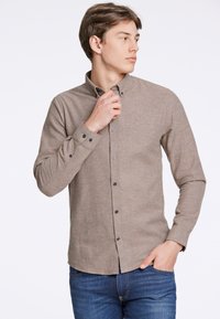 Junk De Luxe BRUSHED - Camisa - mid brown