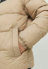 Jack & Jones Talvejope - crockery