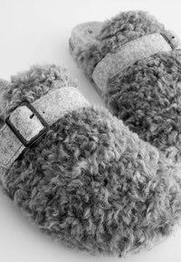Next BORG BUCKLE REGULAR FIT - Slippers - grey