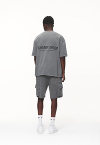 Pegador GORDAN OVERSIZED TEE - Tricou cu imprimeu - vintage grey