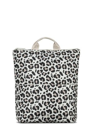 Borsa a mano rettangolare con stampa leopardata nera e beige su sfondo bianco, manico beige e chiusura superiore con cerniera.