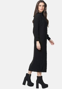 Elara Abito in maglia - schwarz