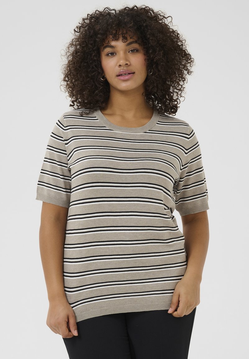 Gestreepte short-sleeve trui met een beige basis en zwarte en witte horizontale strepen, geribde halslijn en een zachte textuur.