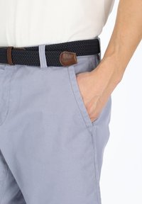 Seaside CHINO SHORTS - Shorts - sea blue