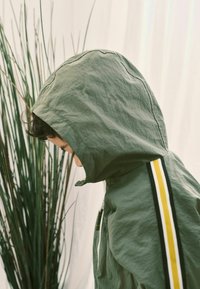 Next Allvädersjacka - khaki green