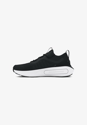 Chaussure de sport noire avec une tige en mesh respirant, un col de cheville texturé et une semelle en caoutchouc blanc. Comprend une languette rembourrée et un design minimaliste.