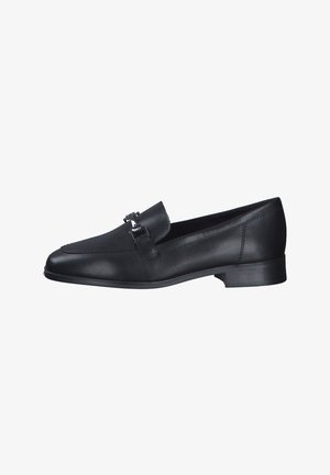 Mocassins en cuir noir avec un bout arrondi, une sangle décorative et un détail en métal, un talon plat et une texture lisse. Accents de couture sur les côtés visibles.