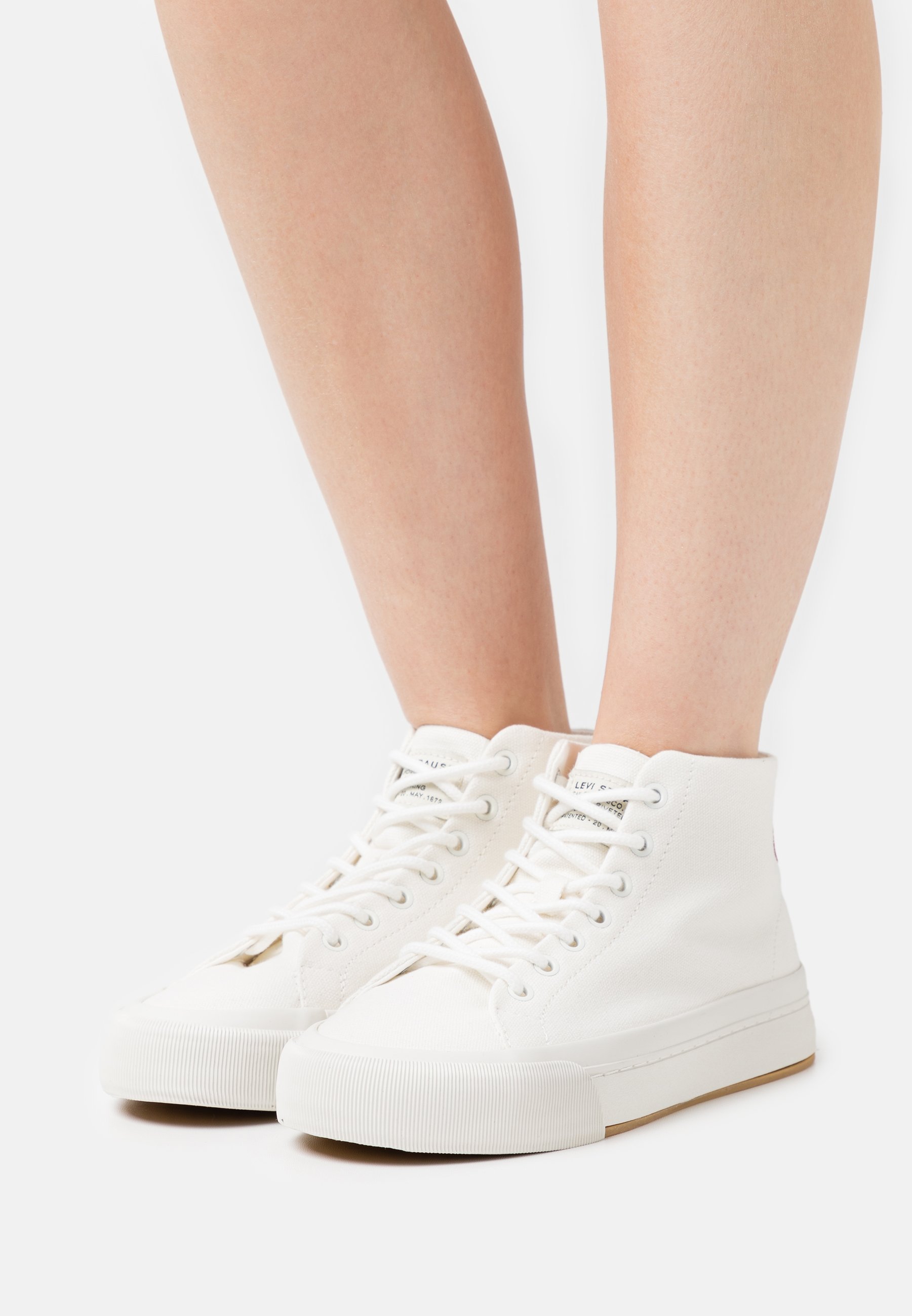 levi's summit mid sneaker