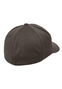 Donkerbruine baseballpet met een gestructureerde kroon, gebogen klep en textiele stof. Heeft genaaide oogjes voor ventilatie en een nette achterkant.