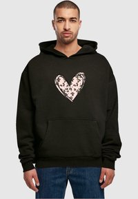 Merchcode - VALENTINES DAY LEOPARD HEART ULTRA HEAVY - Kapuzenpullover - black Thumbnail-Bild 1