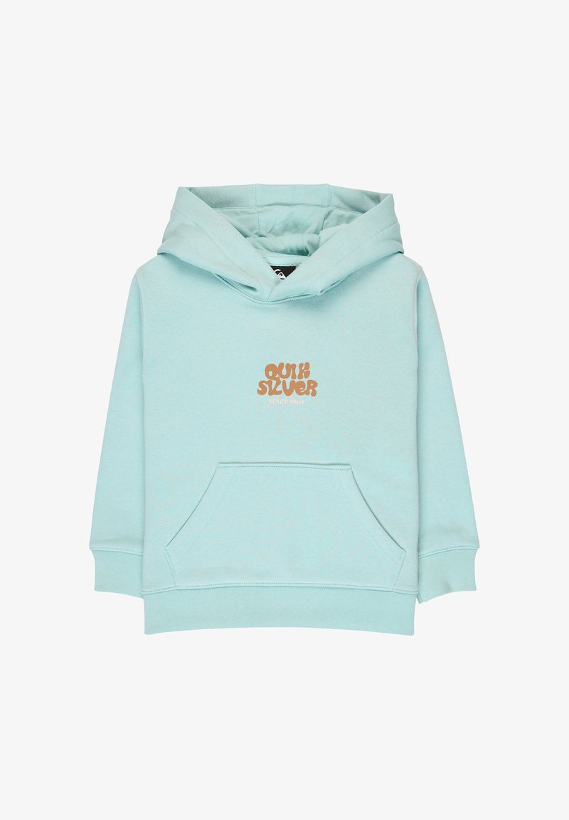 Jasnoniebieska dziecięca bluza z kapturem z przednią kieszenią i pomarańczowym logo "Quiksilver Since 1969" na piersi.