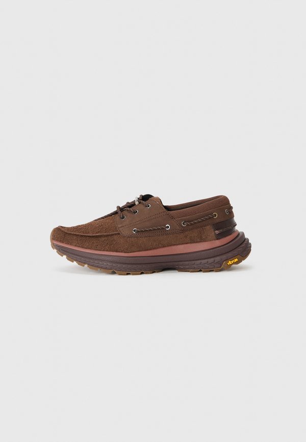 CRUZE - Boat shoes