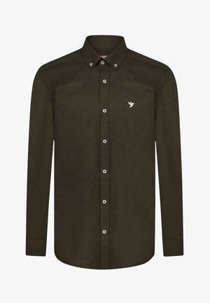 Dunkelgrünes Langarmhemd mit Button-Down-Kragen, Brustlogo und weißen Knöpfen entlang der Vorderseite. Glatte Stofftextur.
