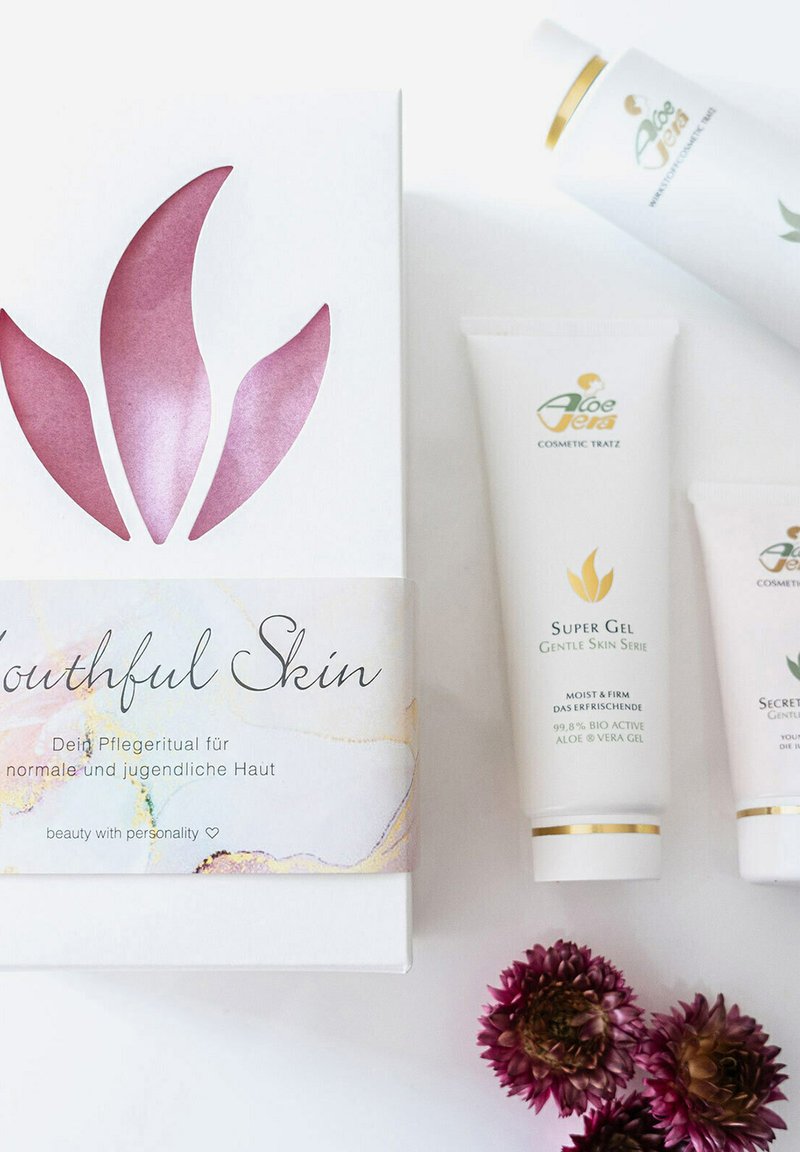 Aloe Vera Cosmetic Tratz ALOE VERA COSMETIC TRATZ JUGENDLICHE HAUT YOUTHFUL  SKIN - Gesichtspflegeset - Zalando