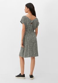 s.Oliver MIT BINDE-DETAIL - Sukienka letnia