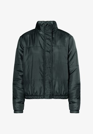 Skračená puffovaná bunda v tmavozelenej farbe. Hladký, lesklý materiál s vysokým golierom, zapínaním na patentky a elastickými manžetami a spodným lemom.